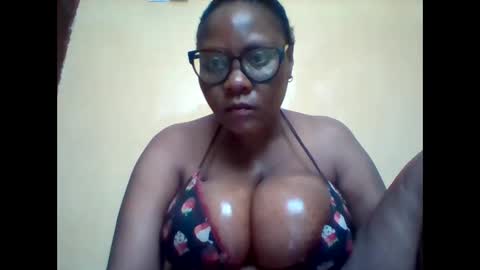 Snapshot of ebonybussy chatting on 24, 9, 2025 MAMITO online show from 24, 9, 2025
