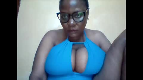 Snapshot of ebonybussy chatting on 25, 9, 2025 MAMITO online show from 25, 9, 2025