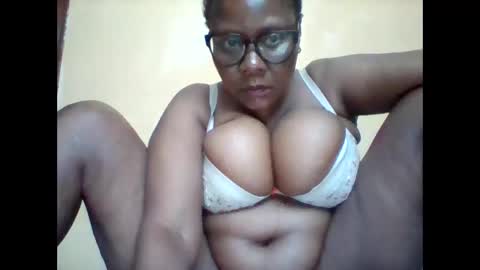 Snapshot of ebonybussy chatting on 3, 10, 2025 MAMITO online show from 3, 10, 2025