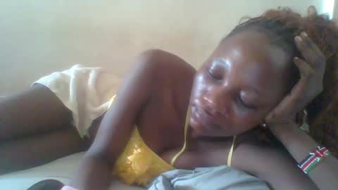 Snapshot of ebonycutegal4 chatting on 26, 5, 2026 MELLEN online show from 26, 5, 2026