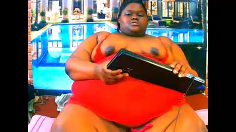 ebonyhotbuns4u2luv online show from 15, 4, 2026