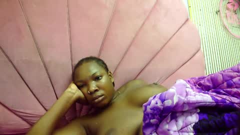 Snapshot of ebonykissxx chatting on 28, 5, 2026 ebonykissxx online show from 28, 5, 2026