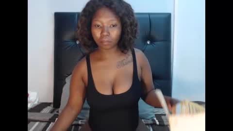 Snapshot of ebonymilf1 chatting on 18, 3, 2026 Tee online show from 18, 3, 2026