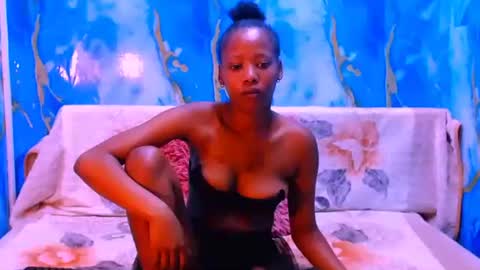 Snapshot of ebonypretty4u chatting on 13, 10, 2025 ebonypretty4u online show from 13, 10, 2025