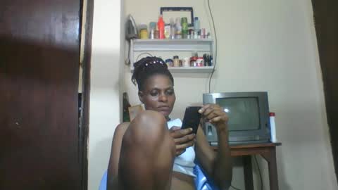 Snapshot of ebonyqueen4 chatting on 2, 11, 2025 JACKLINE online show from 2, 11, 2025