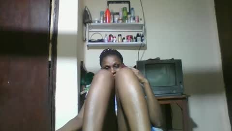 Snapshot of ebonyqueen4 chatting on 13, 11, 2025 JACKLINE online show from 13, 11, 2025