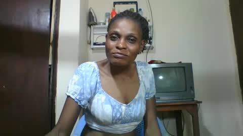 Snapshot of ebonyqueen4 chatting on 14, 11, 2025 JACKLINE online show from 14, 11, 2025