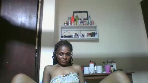 Snapshot of ebonyqueen4 chatting on 13, 12, 2025 JACKLINE online show from 13, 12, 2025