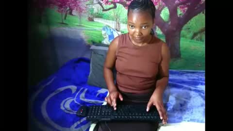 Snapshot of ebonysativa chatting on 4, 5, 2026 ebonysativa online show from 4, 5, 2026