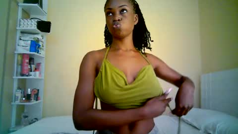 Snapshot of ebonytanqueen chatting on 30, 6, 2026 ebonytanqueen online show from 30, 6, 2026