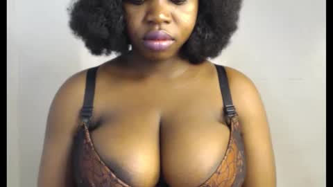 Snapshot of ebonyx_dripqueen chatting on 17, 11, 2025 Loveth online show from 17, 11, 2025