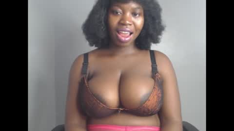 Snapshot of ebonyx_dripqueen chatting on 23, 11, 2025 Loveth online show from 23, 11, 2025