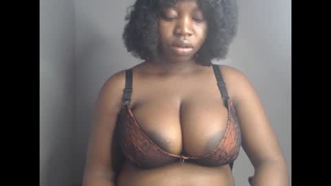 Snapshot of ebonyx_dripqueen chatting on 29, 11, 2025 Loveth online show from 29, 11, 2025