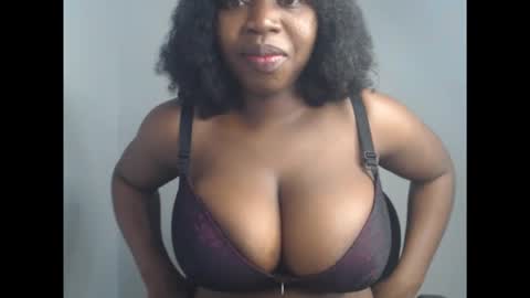 Snapshot of ebonyx_dripqueen chatting on 5, 12, 2025 Loveth online show from 5, 12, 2025