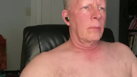 Snapshot of eddygl1968 chatting on 23, 12, 2025 Eddy online show from 23, 12, 2025