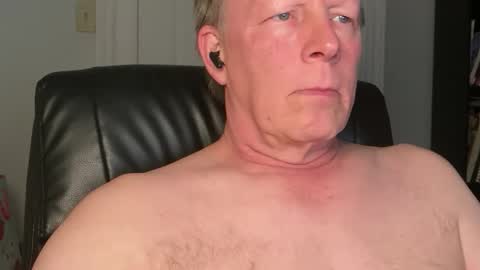 Snapshot of eddygl1968 chatting on 20, 4, 2026 Eddy online show from 20, 4, 2026