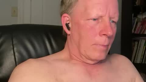 Snapshot of eddygl1968 chatting on 21, 4, 2026 Eddy online show from 21, 4, 2026