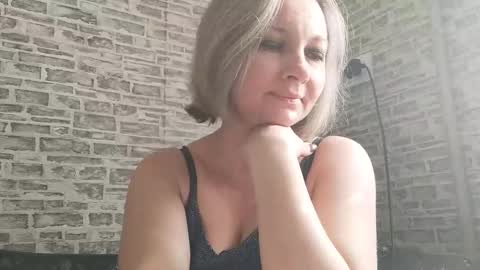 Snapshot of edithmanning chatting on 23, 2, 2025 edithmanning online show from 23, 2, 2025
