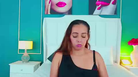 Snapshot of edna_copper chatting on 12, 9, 2025 EDNA COPPER online show from 12, 9, 2025