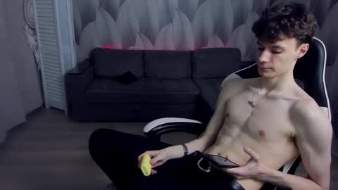 Snapshot of edvardblare chatting on 16, 10, 2025 edvardblare online show from 16, 10, 2025