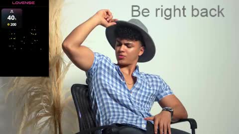 Snapshot of edward__clarck chatting on 25, 2, 2025 EDWARD CLARCK online show from 25, 2, 2025