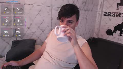 Snapshot of edward_maxx chatting on 22, 11, 2025 Eduardo online show from 22, 11, 2025