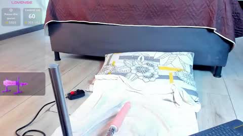 Snapshot of edward_maxx chatting on 27, 11, 2025 Eduardo online show from 27, 11, 2025