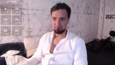 Snapshot of edward_maxx chatting on 30, 11, 2025 Eduardo online show from 30, 11, 2025