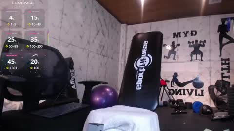 Snapshot of edward_maxx chatting on 1, 12, 2025 Eduardo online show from 1, 12, 2025