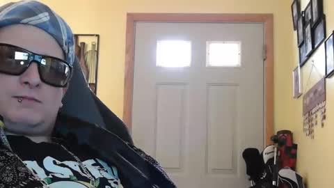 edwardaims_2please online show from 4, 12, 2025