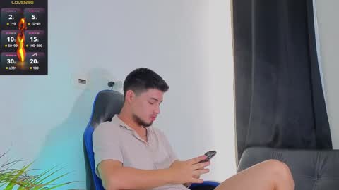 Snapshot of edwardross_ chatting on 20, 12, 2025 Edward Ross online show from 20, 12, 2025