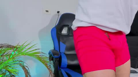 Snapshot of edwardross_ chatting on 22, 12, 2025 Edward Ross online show from 22, 12, 2025