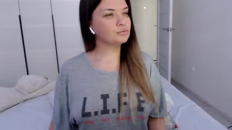 eelena4kiss online show from 9, 2, 2025