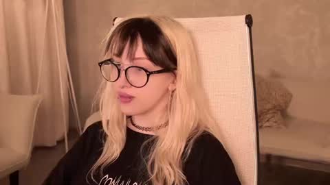 Snapshot of eevamarie chatting on 26, 6, 2026 EVA NON NUDE online show from 26, 6, 2026