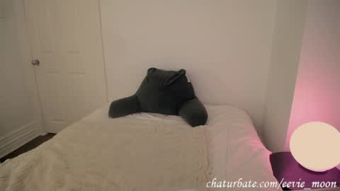 Snapshot of eevie_moon chatting on 22, 5, 2026 eevie online show from 22, 5, 2026