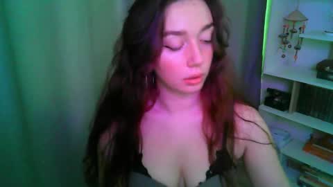 Snapshot of effie_balconii chatting on 13, 10, 2025 effie_balconii online show from 13, 10, 2025
