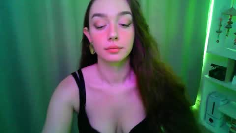 Snapshot of effie_balconii chatting on 8, 3, 2026 effie_balconii online show from 8, 3, 2026
