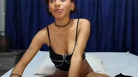 Snapshot of effie_cooper chatting on 4, 3, 2025 Effie online show from 4, 3, 2025