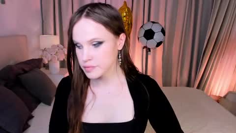 Snapshot of effiemur chatting on 22, 6, 2026 Effie Mur online show from 22, 6, 2026