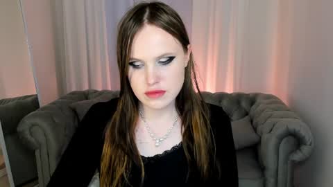 Snapshot of effiemur chatting on 5, 7, 2026 Effie Mur online show from 5, 7, 2026
