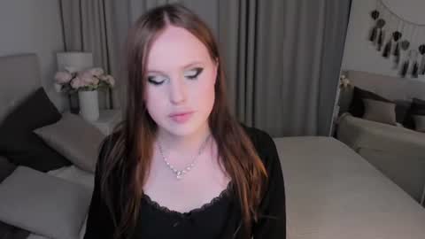 Snapshot of effiemur chatting on 10, 7, 2026 Effie Mur online show from 10, 7, 2026