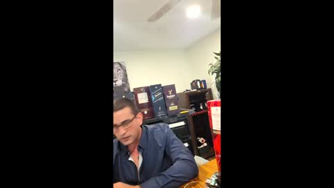 Snapshot of eguevara555500 chatting on 15, 4, 2026 SilverBulture online show from 15, 4, 2026