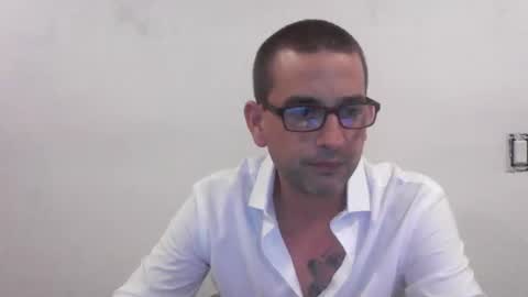 Snapshot of eguevara555500 chatting on 18, 4, 2026 SilverBulture online show from 18, 4, 2026