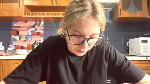 Snapshot of eileencrowday chatting on 6, 5, 2026 eileencrowday online show from 6, 5, 2026