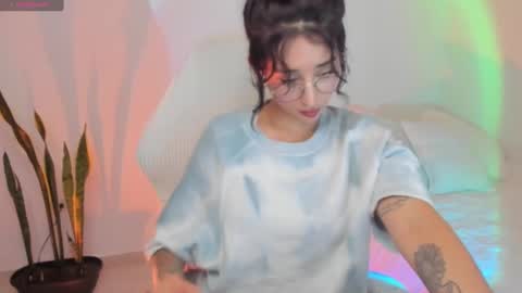   EileenFord    online show from 11, 2, 2025