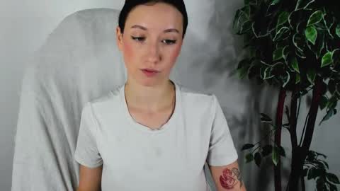 eileenmoores online show from 11, 9, 2025