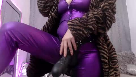 Snapshot of eileenqueen23 chatting on 13, 3, 2026 Eileen online show from 13, 3, 2026