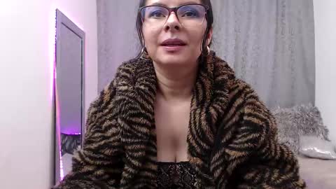 Snapshot of eileenqueen23 chatting on 18, 3, 2026 Eileen online show from 18, 3, 2026