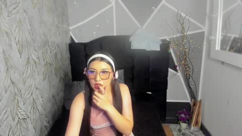 Snapshot of eilen_pink chatting on 3, 3, 2026 EILIN PINK online show from 3, 3, 2026