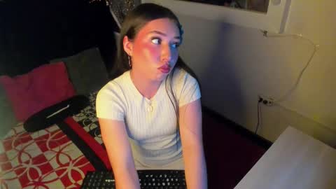 Snapshot of eilen_pink chatting on 28, 3, 2026 EILIN PINK online show from 28, 3, 2026
